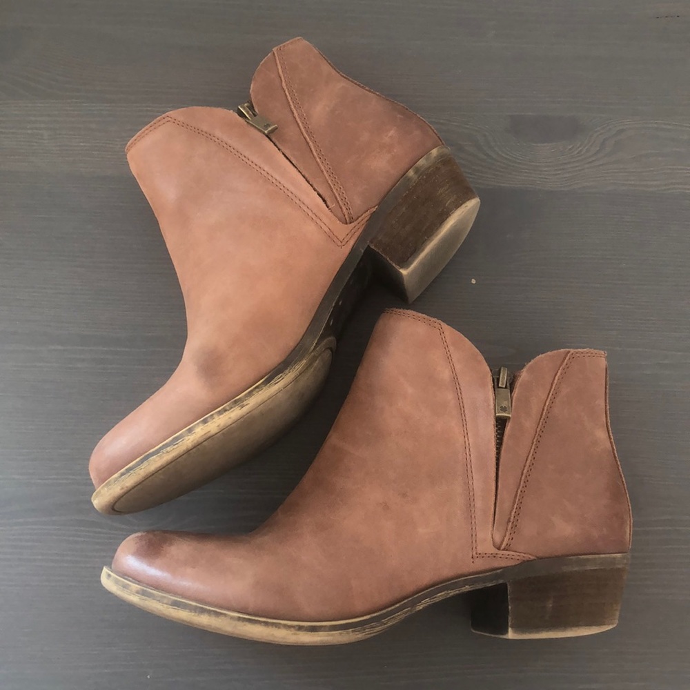 Leather Lucky Brand ankle boots/booties